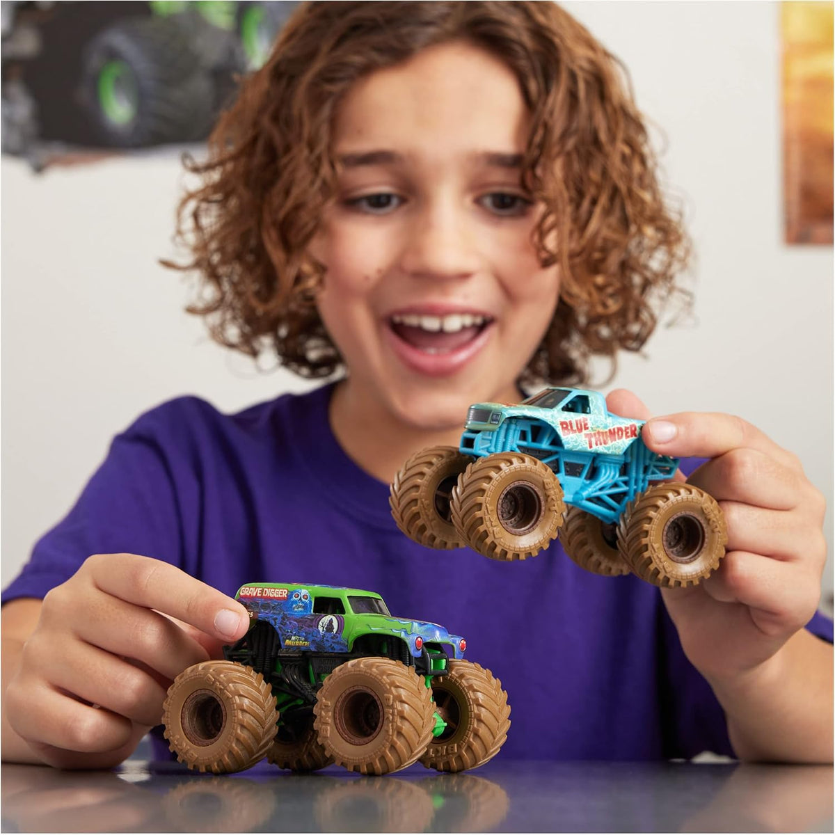 , Mystery Mudders 2-Pack Monster Trucks, Official 1:64 Die-Cast Vehicles, Wash to Reveal (Styles Will Vary), Kids Toys for Boys 3 and Up